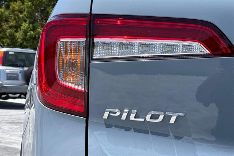 Honda Pilot Vehicle Full-screen Gallery Image 27