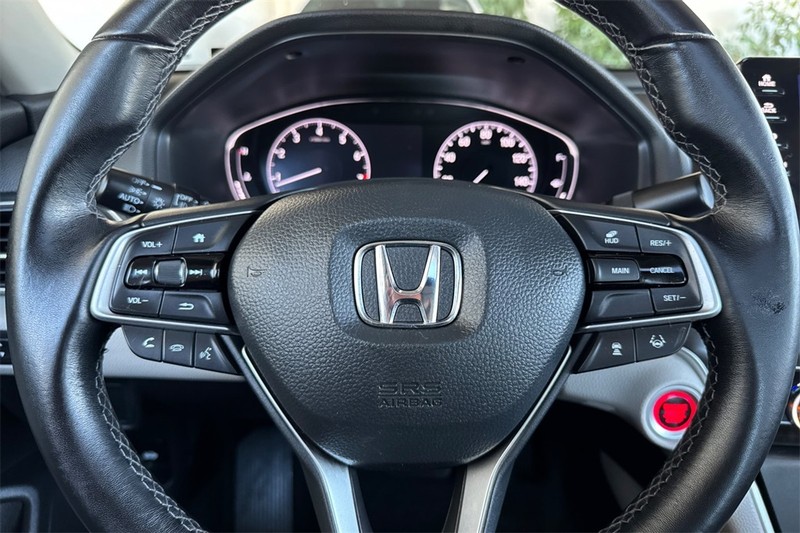Honda Accord Sedan Vehicle Full-screen Gallery Image 22