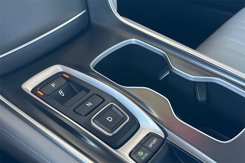 Honda Accord Sedan Vehicle Full-screen Gallery Image 19