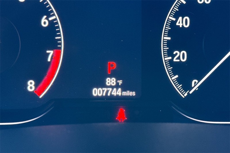 Honda Accord Sedan Vehicle Full-screen Gallery Image 23