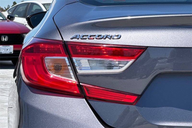 Honda Accord Sedan Vehicle Full-screen Gallery Image 25