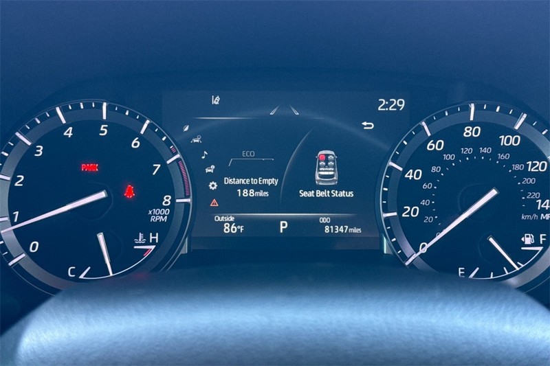 Toyota Highlander Vehicle Full-screen Gallery Image 25