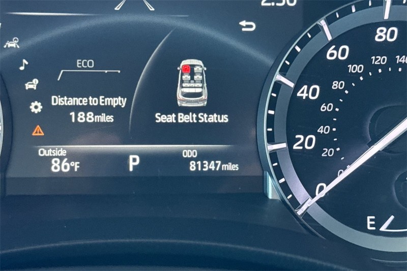 Toyota Highlander Vehicle Full-screen Gallery Image 26