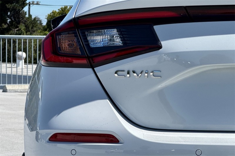 Honda Civic Hatchback Vehicle Full-screen Gallery Image 27