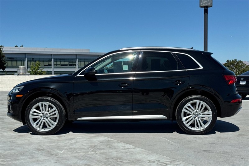 Audi Q5 Vehicle Full-screen Gallery Image 06