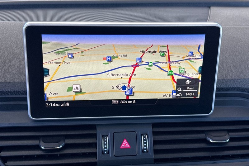 Audi Q5 Vehicle Full-screen Gallery Image 18