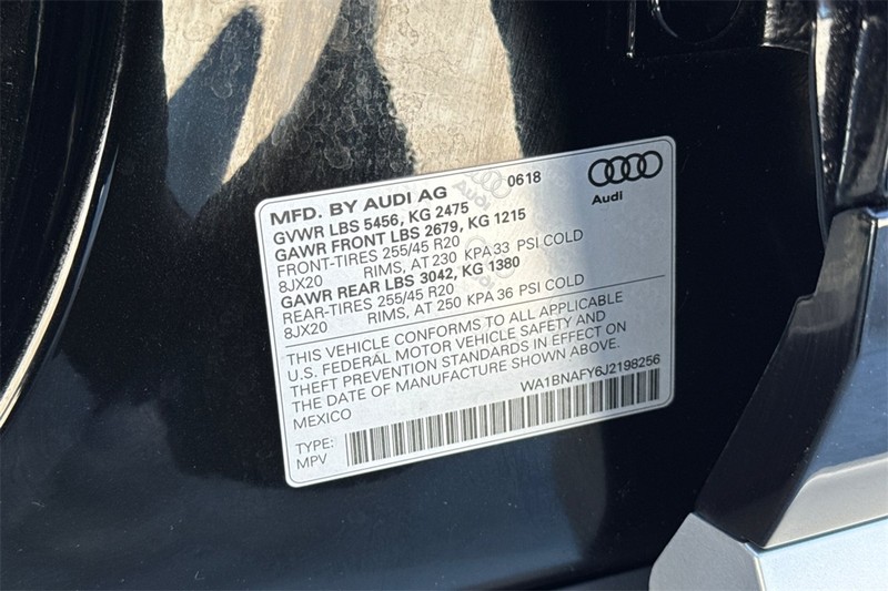 Audi Q5 Vehicle Full-screen Gallery Image 29