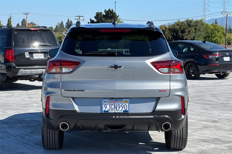 Chevrolet Trailblazer Vehicle Full-screen Gallery Image 04
