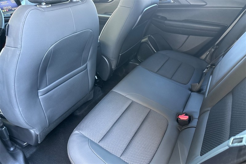 Chevrolet Trailblazer Vehicle Full-screen Gallery Image 11