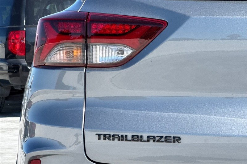 Chevrolet Trailblazer Vehicle Full-screen Gallery Image 26