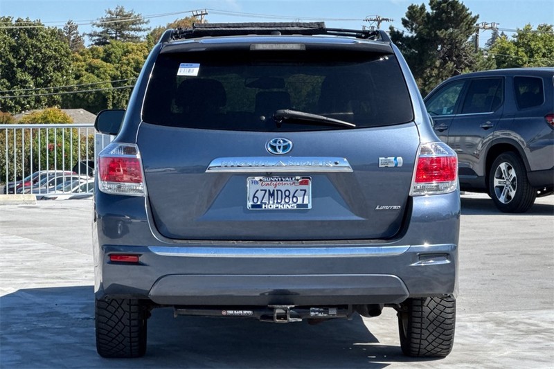 Toyota Highlander Hybrid Vehicle Full-screen Gallery Image 04