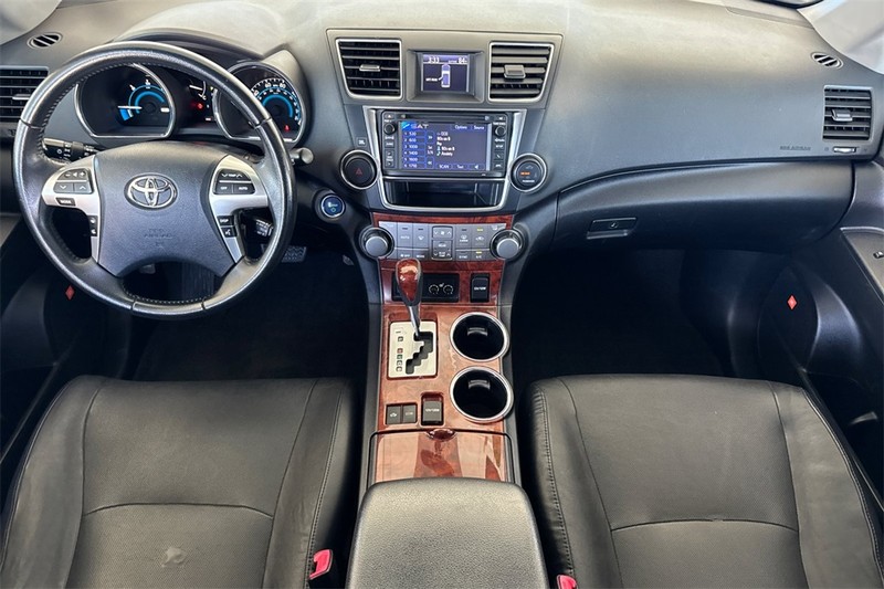 Toyota Highlander Hybrid Vehicle Full-screen Gallery Image 12