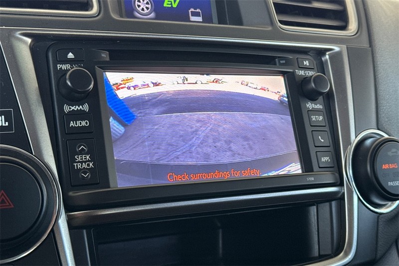 Toyota Highlander Hybrid Vehicle Full-screen Gallery Image 19