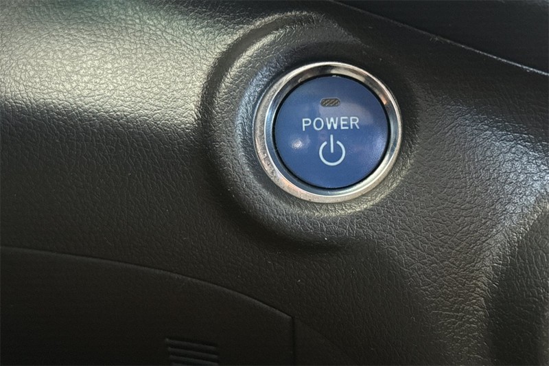 Toyota Highlander Hybrid Vehicle Full-screen Gallery Image 22
