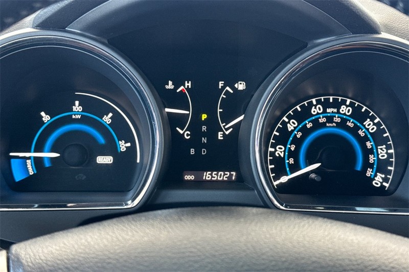 Toyota Highlander Hybrid Vehicle Full-screen Gallery Image 24