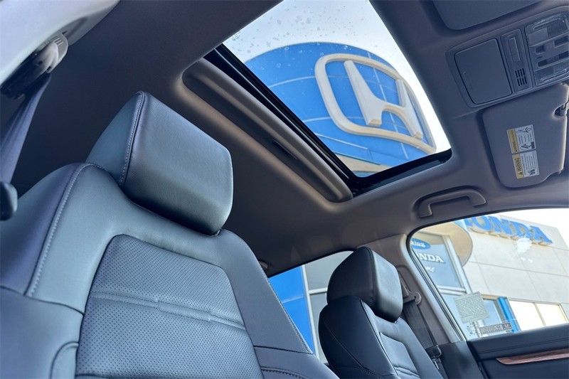 Honda CR-V Vehicle Full-screen Gallery Image 16