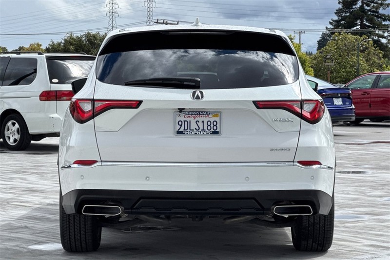 Acura MDX Vehicle Full-screen Gallery Image 04