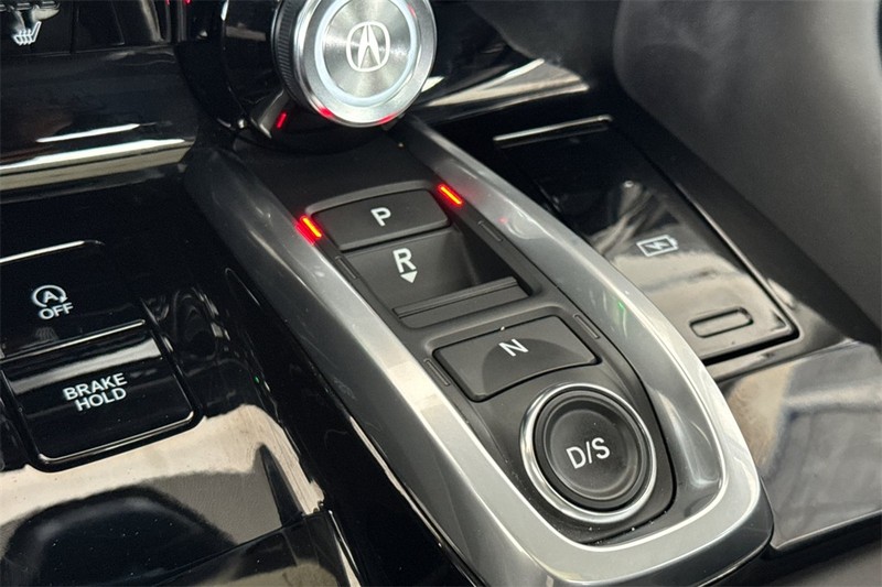 Acura MDX Vehicle Full-screen Gallery Image 22