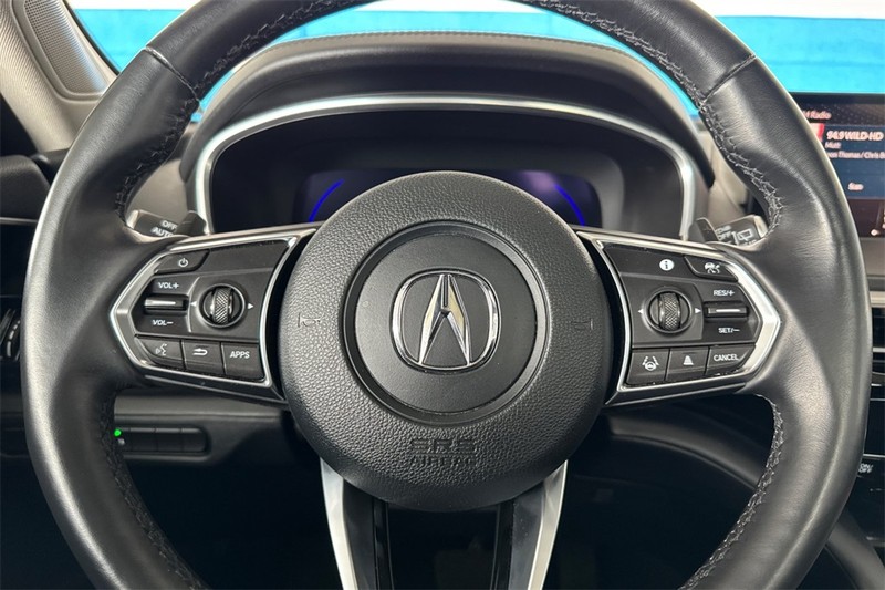 Acura MDX Vehicle Full-screen Gallery Image 24