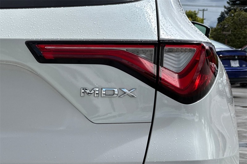 Acura MDX Vehicle Full-screen Gallery Image 28
