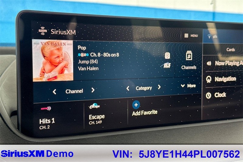 Acura MDX Vehicle Full-screen Gallery Image 29