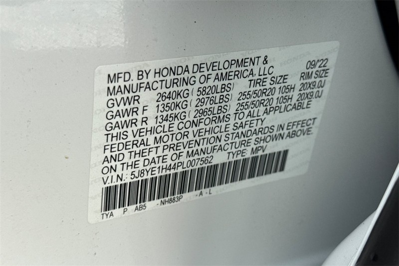 Acura MDX Vehicle Full-screen Gallery Image 30