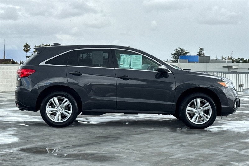 Acura RDX Vehicle Full-screen Gallery Image 02