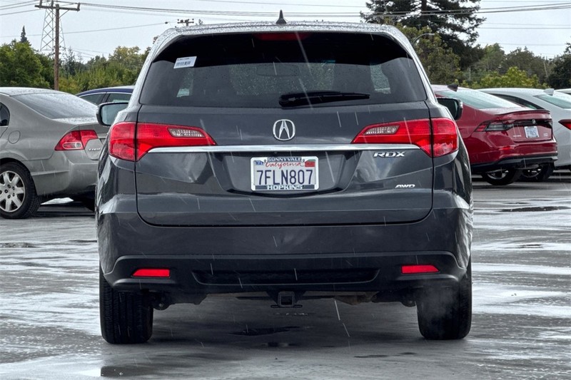 Acura RDX Vehicle Full-screen Gallery Image 04
