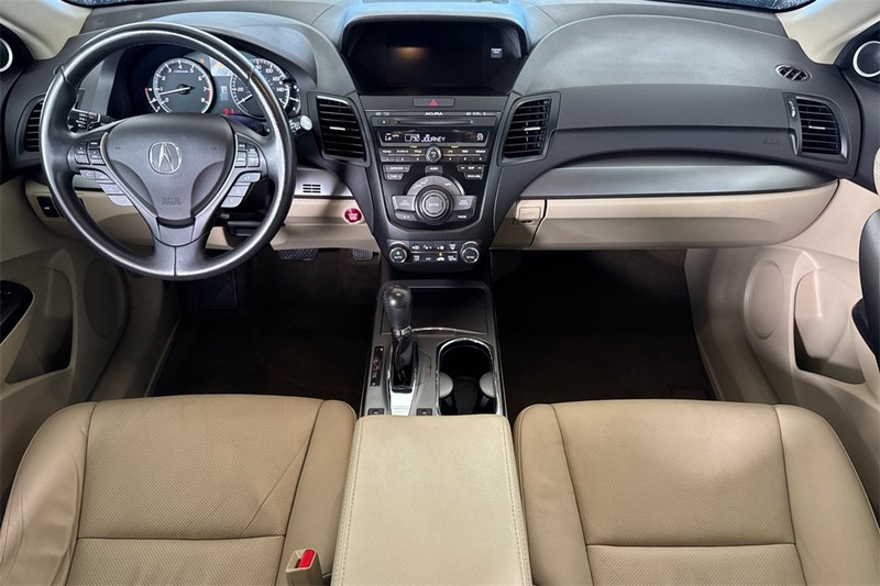 Acura RDX Vehicle Full-screen Gallery Image 12
