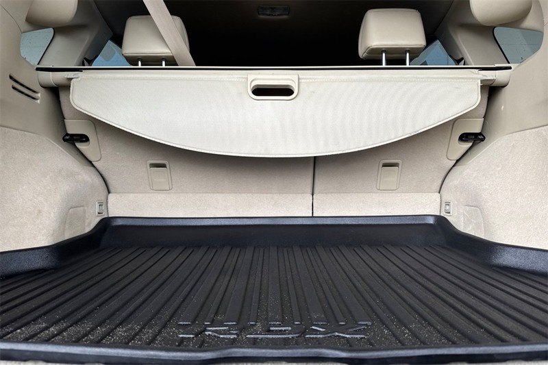 Acura RDX Vehicle Full-screen Gallery Image 14