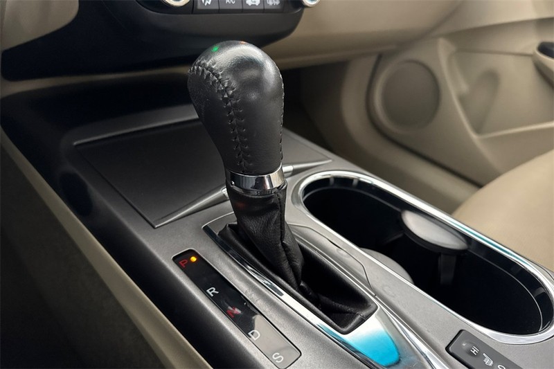 Acura RDX Vehicle Full-screen Gallery Image 21