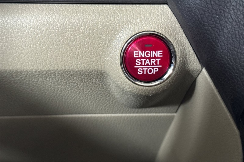 Acura RDX Vehicle Full-screen Gallery Image 22