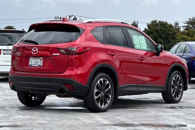 Mazda CX-5 Vehicle Full-screen Gallery Image 03