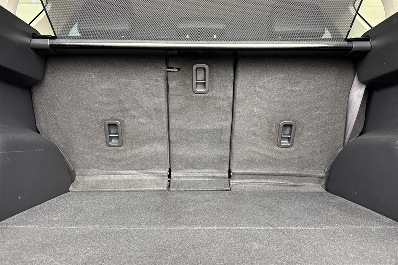 Mazda CX-5 Vehicle Full-screen Gallery Image 14