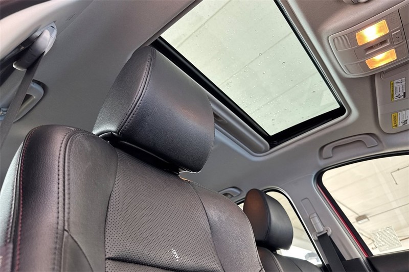 Mazda CX-5 Vehicle Full-screen Gallery Image 16
