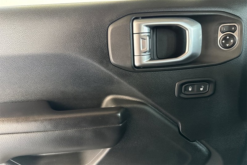 Jeep Wrangler Unlimited Vehicle Full-screen Gallery Image 10