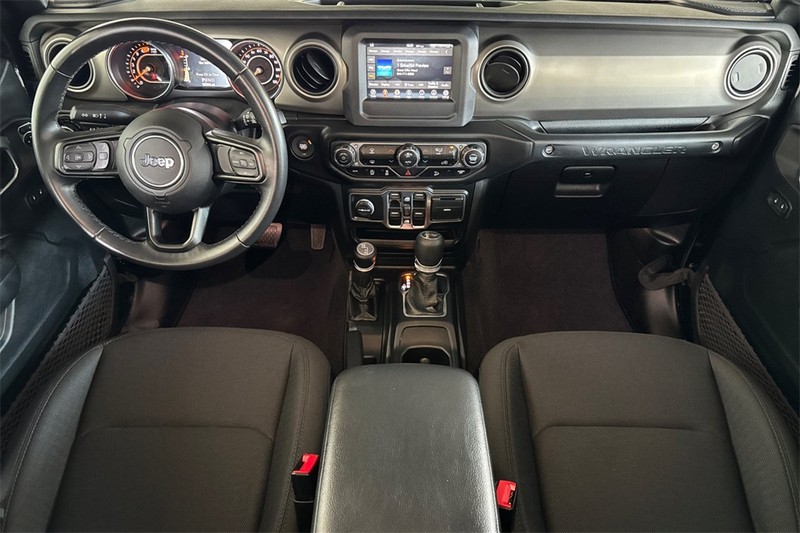 Jeep Wrangler Unlimited Vehicle Full-screen Gallery Image 12