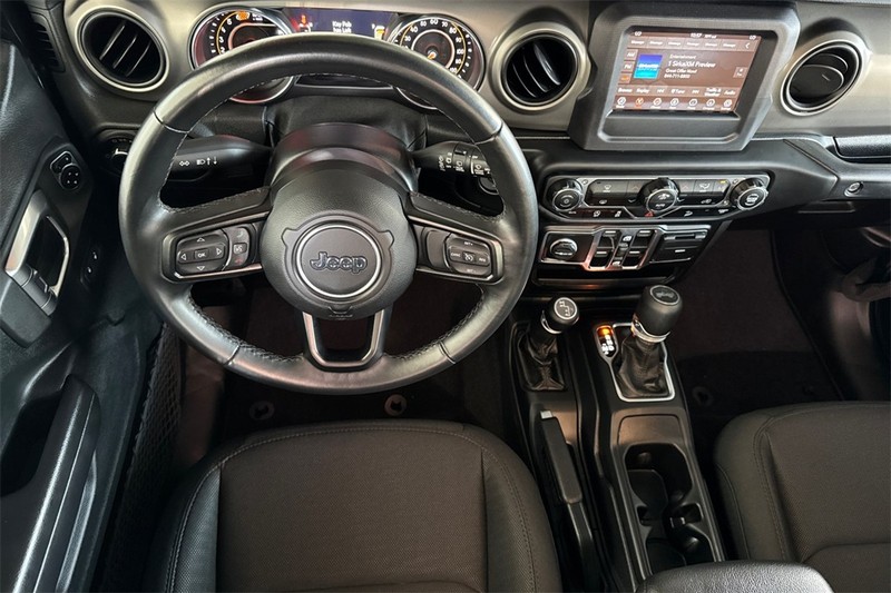 Jeep Wrangler Unlimited Vehicle Full-screen Gallery Image 13