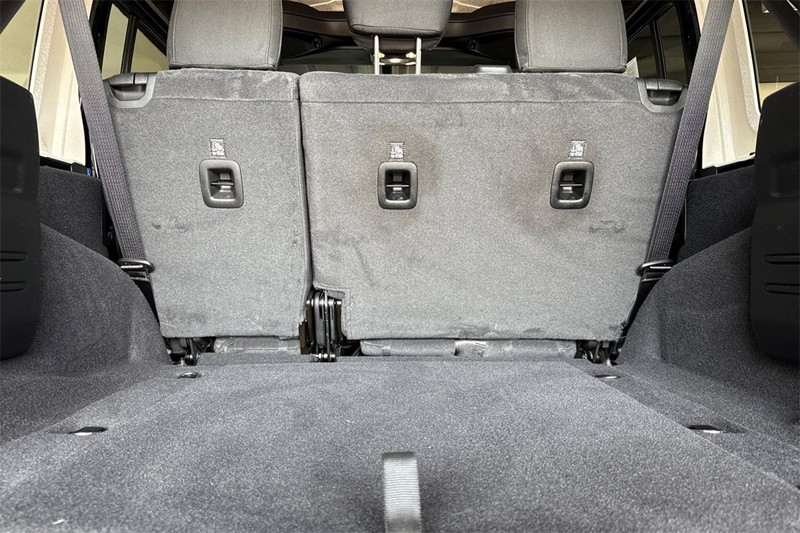 Jeep Wrangler Unlimited Vehicle Full-screen Gallery Image 14