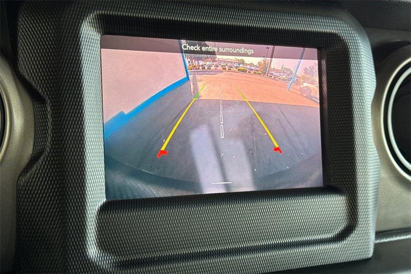 Jeep Wrangler Unlimited Vehicle Full-screen Gallery Image 18