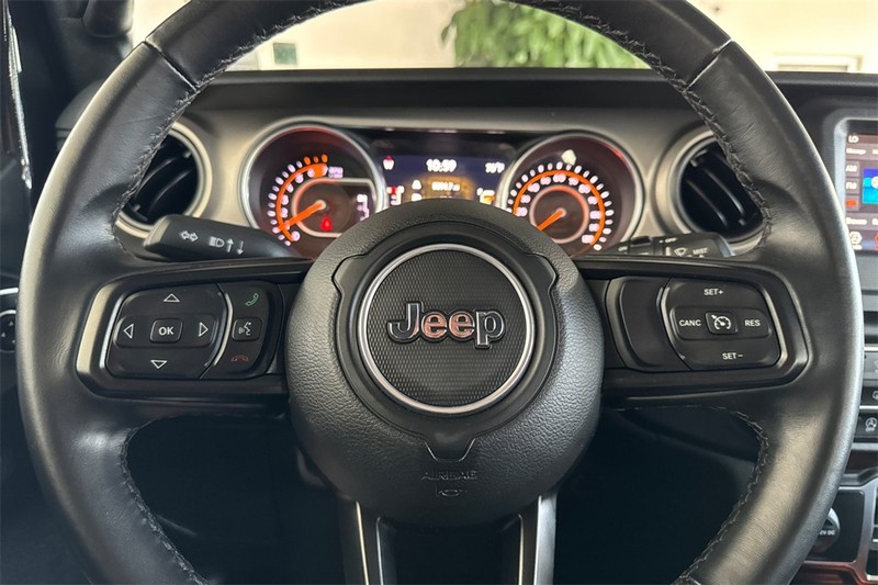 Jeep Wrangler Unlimited Vehicle Full-screen Gallery Image 22