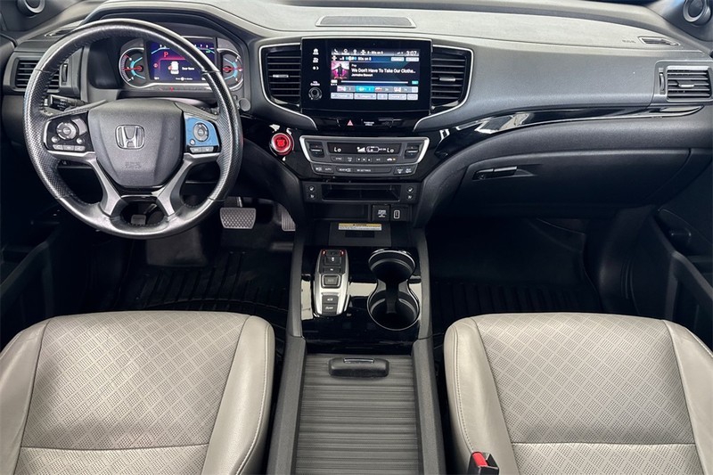 Honda Passport Vehicle Full-screen Gallery Image 12