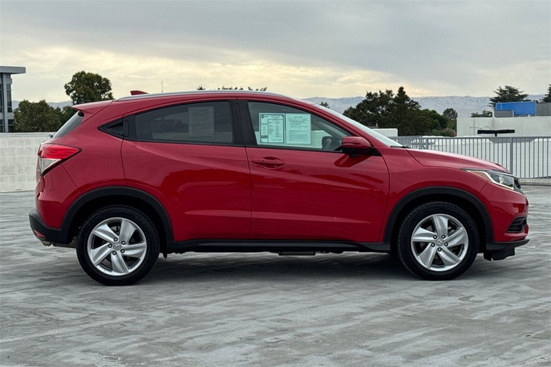 Honda HR-V Vehicle Full-screen Gallery Image 02