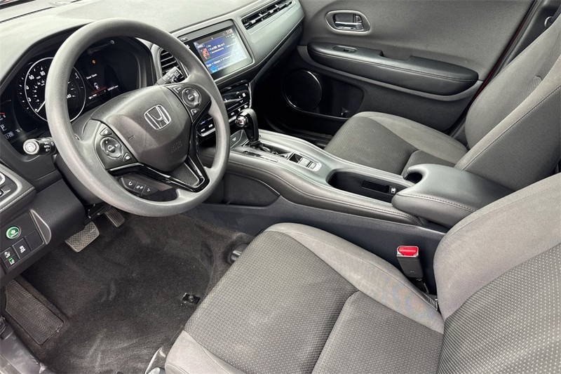 Honda HR-V Vehicle Full-screen Gallery Image 09