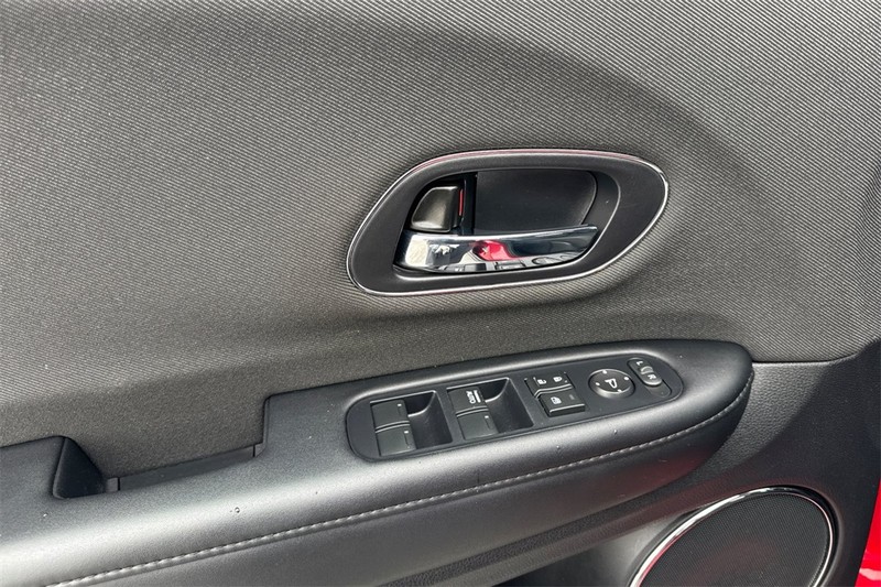 Honda HR-V Vehicle Full-screen Gallery Image 10