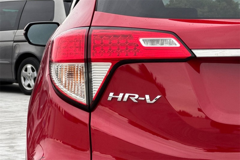 Honda HR-V Vehicle Full-screen Gallery Image 26