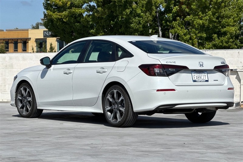 Honda Civic Sedan Hybrid Vehicle Full-screen Gallery Image 05