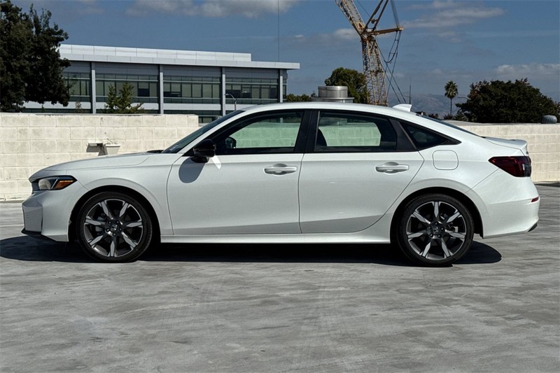 Honda Civic Sedan Hybrid Vehicle Full-screen Gallery Image 06