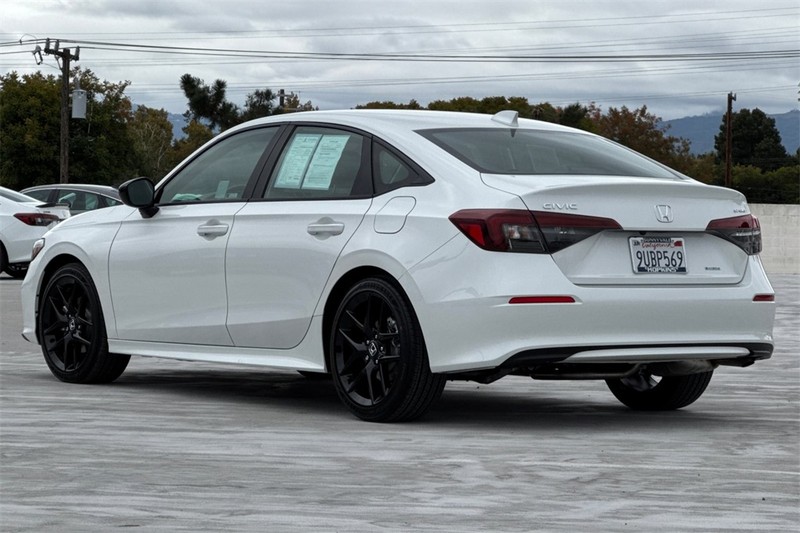 Honda Civic Sedan Hybrid Vehicle Full-screen Gallery Image 05