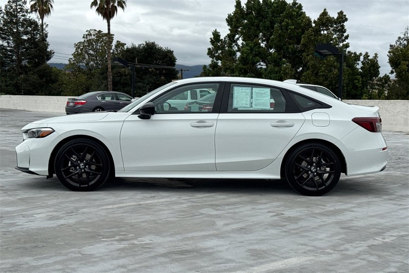 Honda Civic Sedan Hybrid Vehicle Full-screen Gallery Image 06